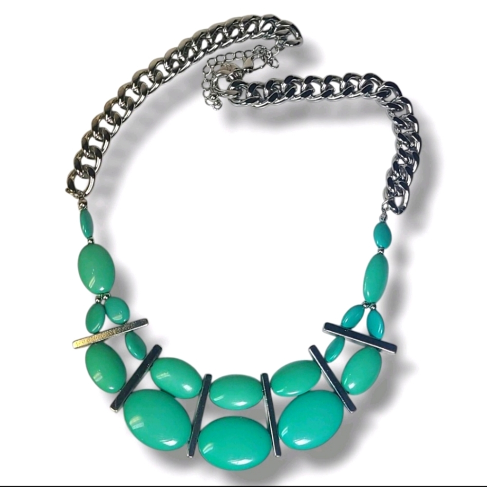 Chunky Silver Tone Chain Turquoise Acrylic Bead Bib Necklace